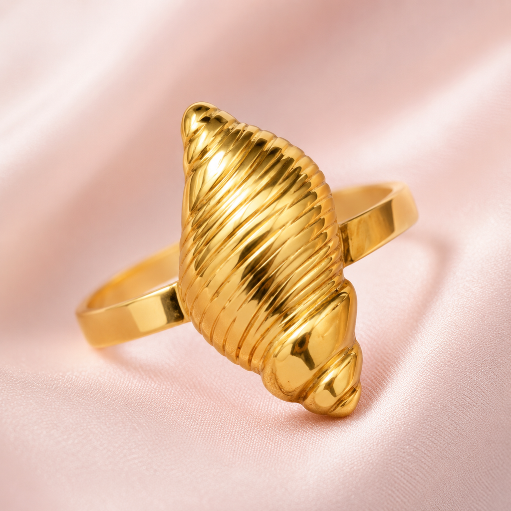 Conch Shell Statement Ring