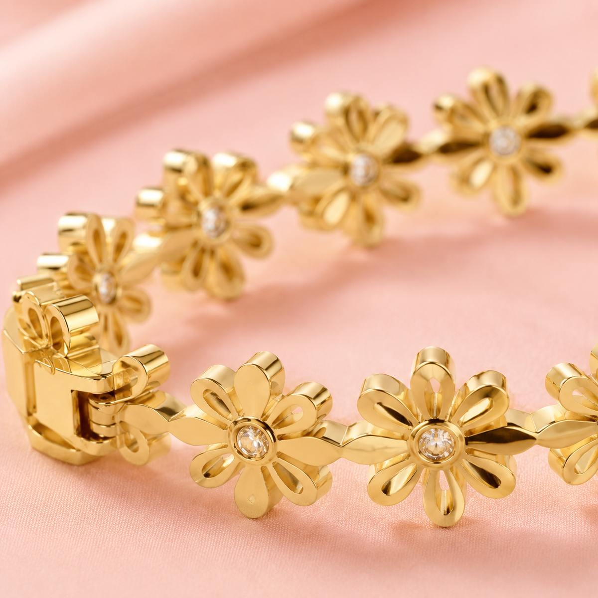 Gulshan Daisy Crystal Bracelet