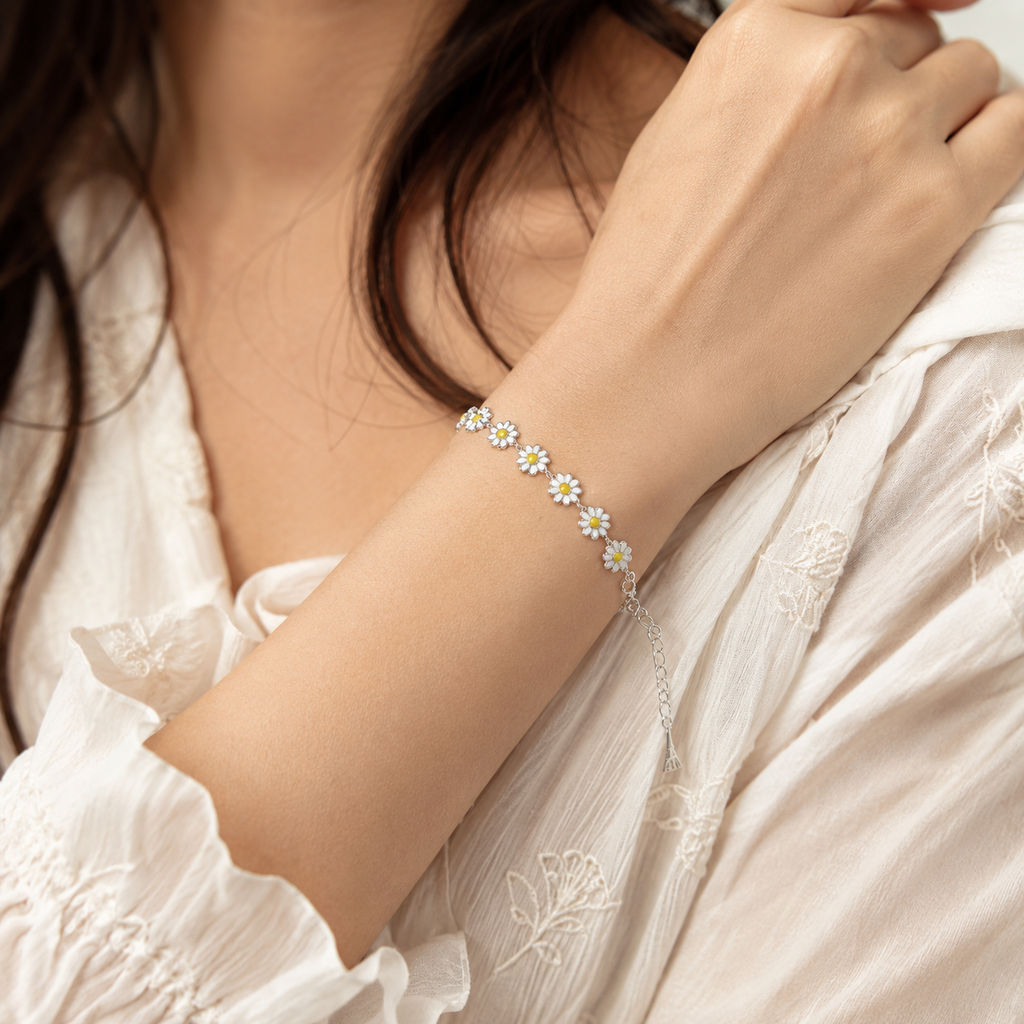 Paris Daisy Charm Bracelet