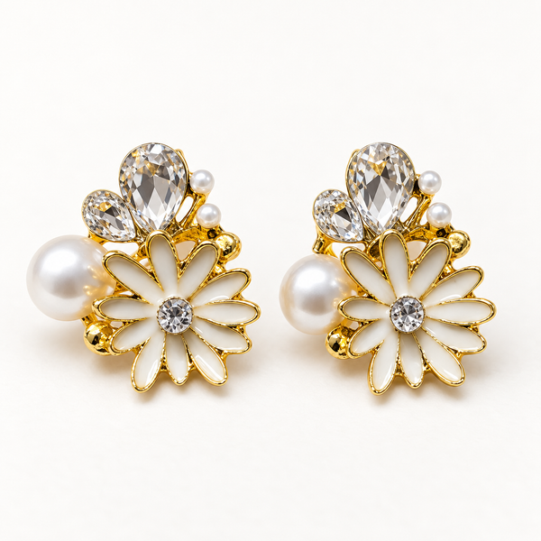 Safed Daisy Pearl Studs