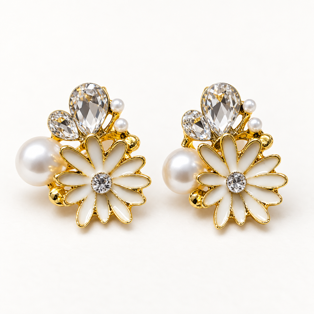 Safed Daisy Pearl Studs