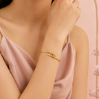 Sona Clou Nail Bangle